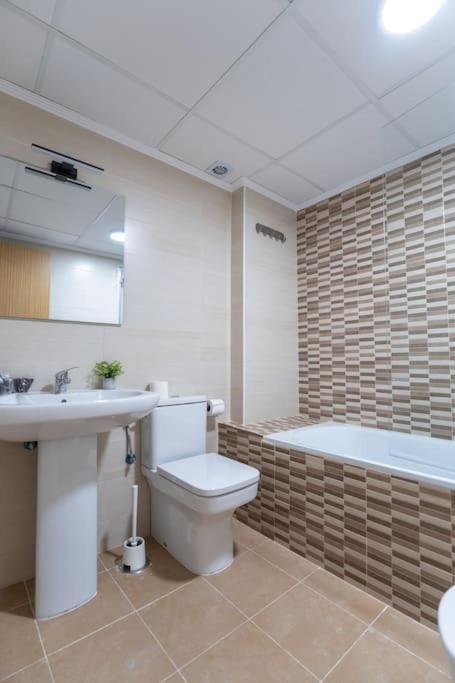 Amplio Apartamento 2 Dormitorios Cerca De La Playa 알리칸테 외부 사진