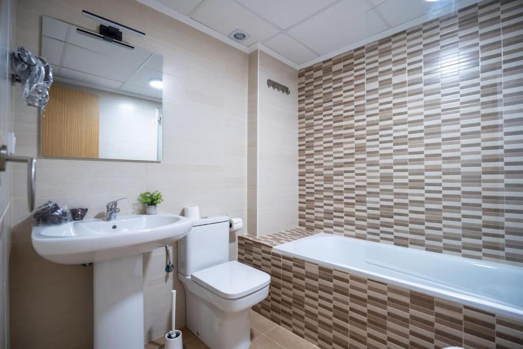 Amplio Apartamento 2 Dormitorios Cerca De La Playa 알리칸테 외부 사진